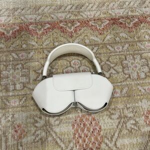 Apple AirPod Max in Silver